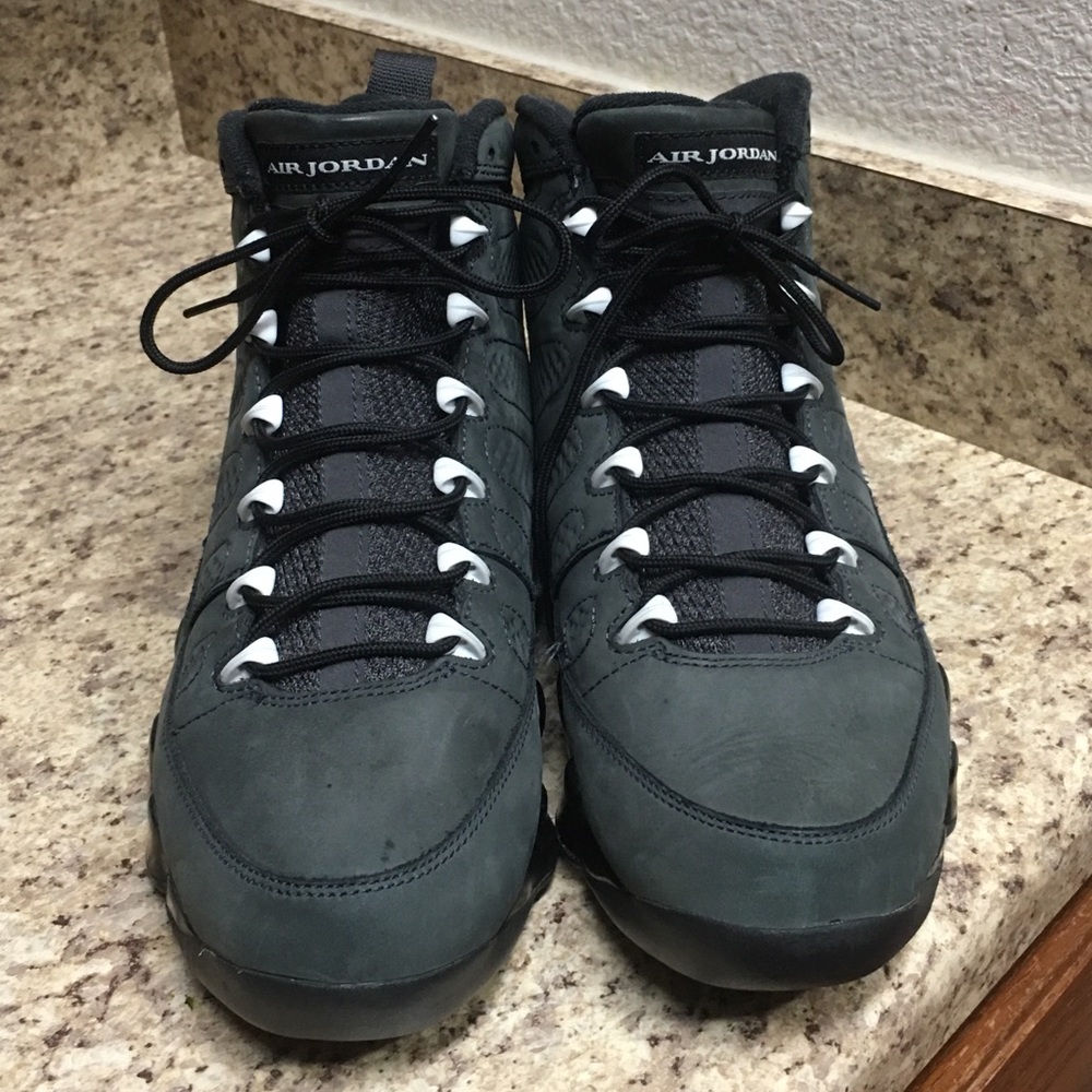 AIR JORDAN 9 RETRO "ANTHRACITE" Size 9.5